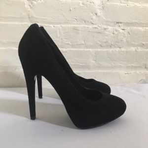 NEVER WORN: BLACK STEVE MADDEN PUURFECT HEELS